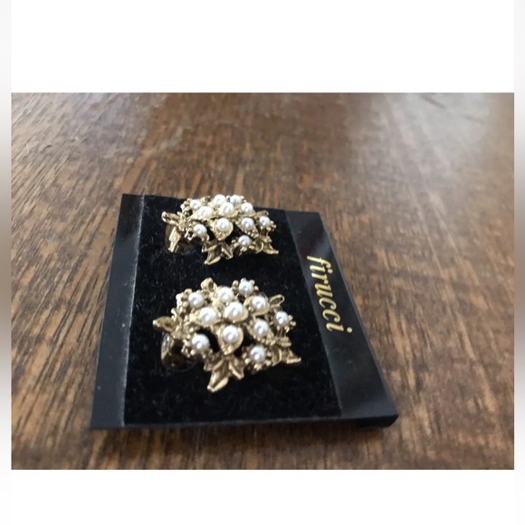 ✅ BARGAIN half price!!!! NWT Clip On EARRINGS vintage Firucci Faux Pearl - Picture 5 of 7